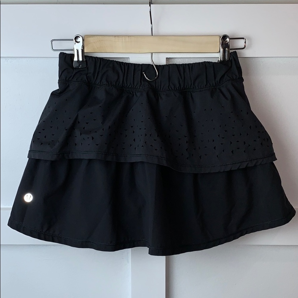 Lulu Lemon running tennis skirt with pockets